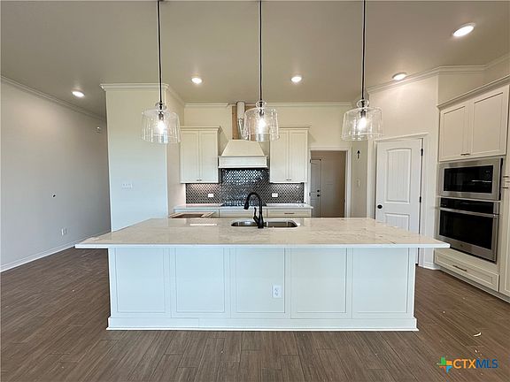 4th image of 1007 Alice Cir