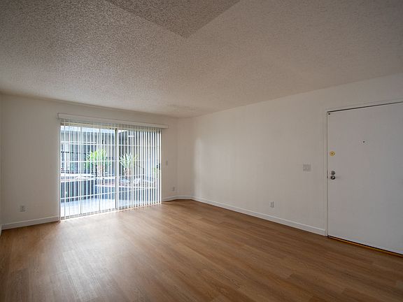4th image of 11030 Hartsook St #104