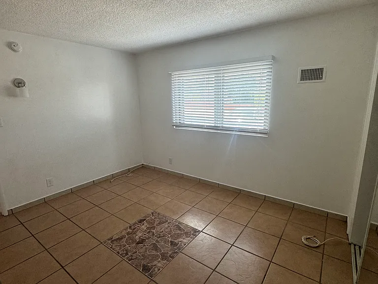 8619 Belford Ave — Photo 5