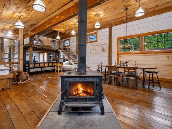 1722 Under the Mountain Road, Londonderry, VT 05155
