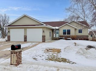 9 Williams St, Lewiston, MN 55952