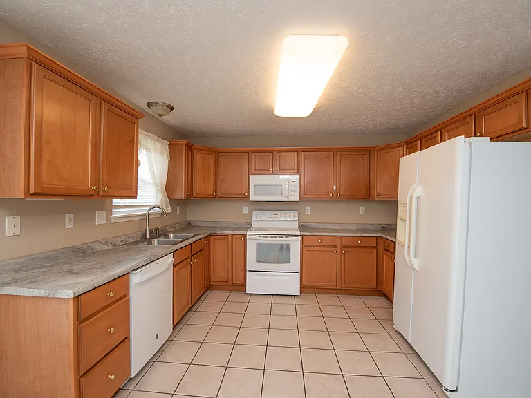 1940 Ellison Dr — Photo 10