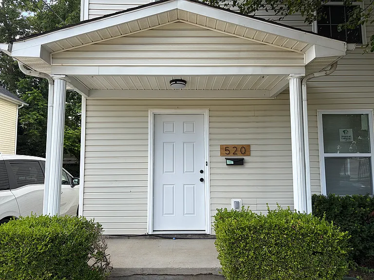 520 Michigan St — Photo 2