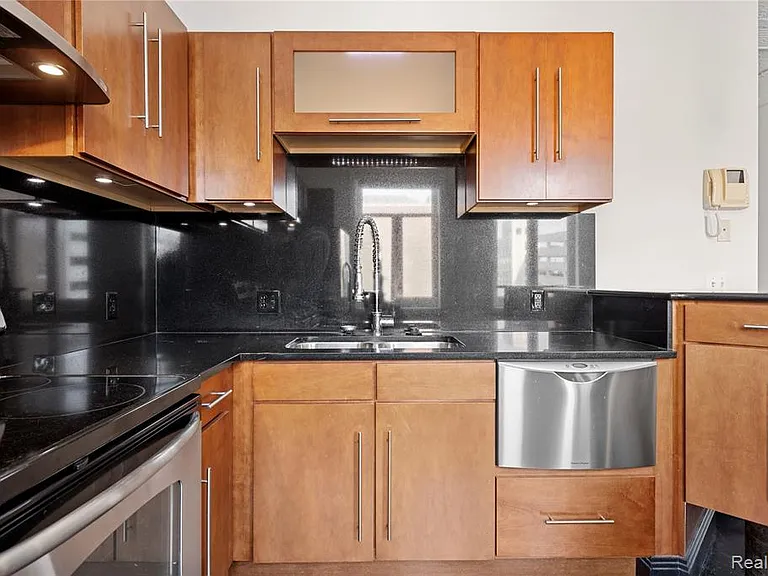 2233 Park Ave #5B — Photo 12