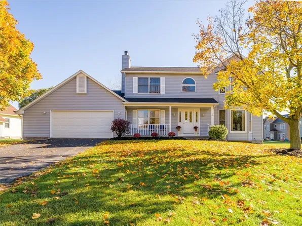 75 Oak Mills Xing, West Henrietta, NY 14586