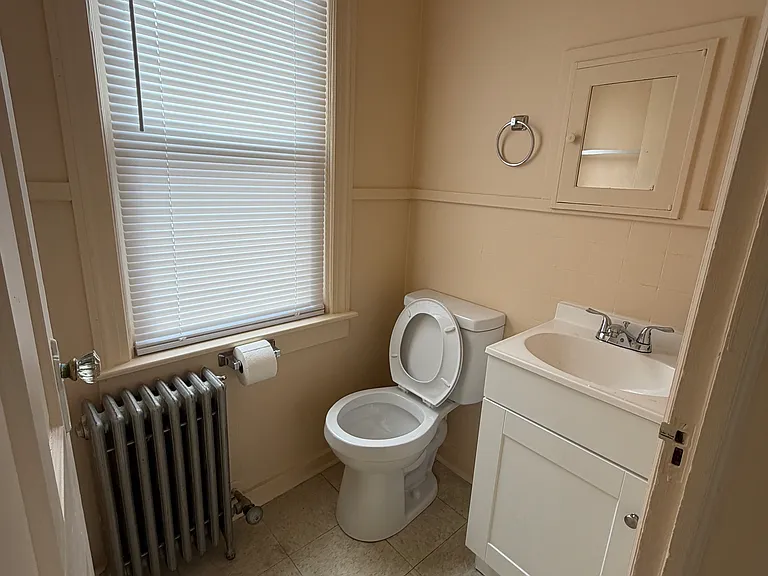 21 College St #3 — Photo 6