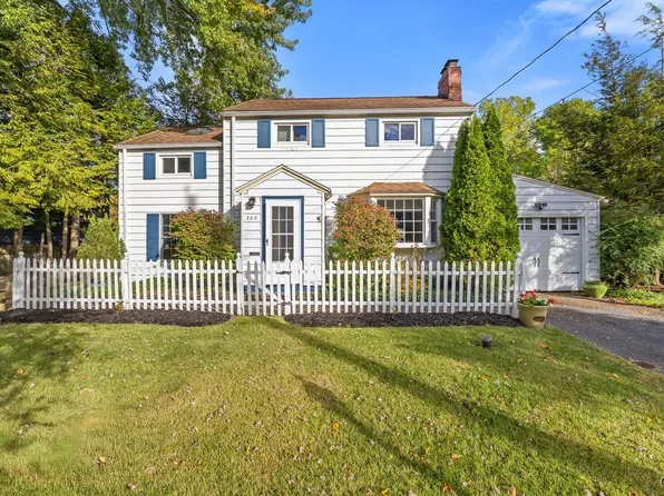 303 Bronson Rd, Syracuse, NY 13219