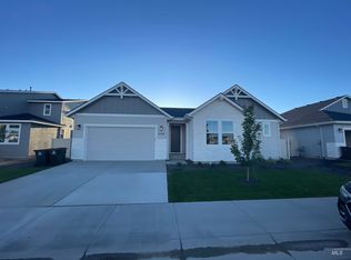 5730 N Chestnut Hill Way, Meridian, ID 83646