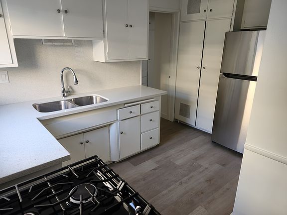4th image of 1339 N Vista St #3
