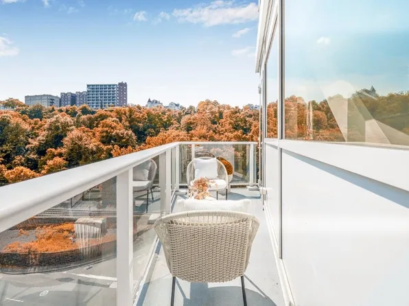 800 Avenue At Port Imperial image 12 of 41