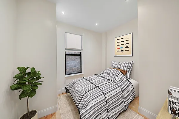 Rented by Vector New York, LLC | media 16