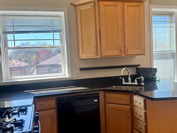 5th image of 124 Callan Ave APT 2B