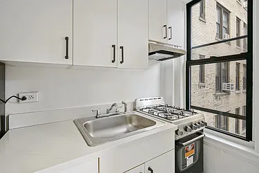 Rented by Cooper & Cooper Real Estate