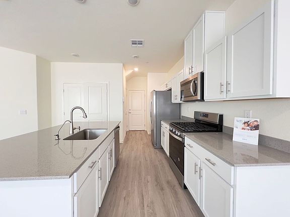 5th image of 4734 Arctic Cliffs Ave