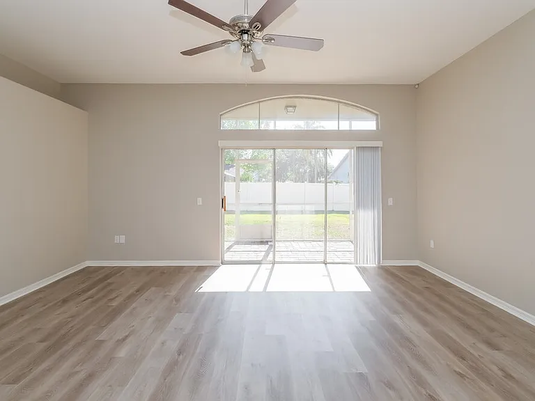 3720 Hollow Wood Dr — Photo 4