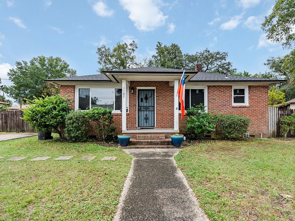 1st image of 1507 W Gregory St