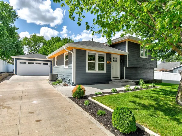 3710 SE 23rd St, Des Moines, IA 50320