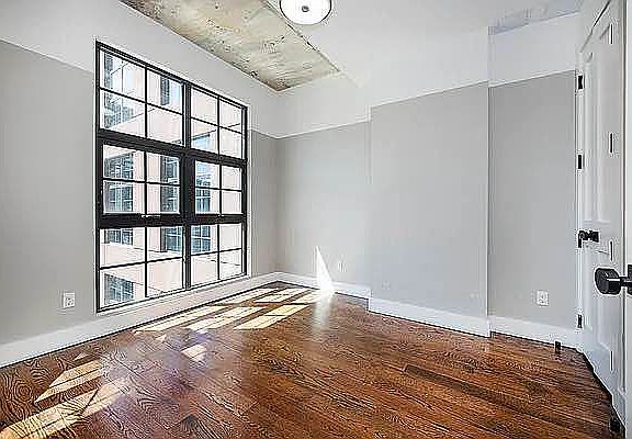3rd image of 187 Kent Ave #522
