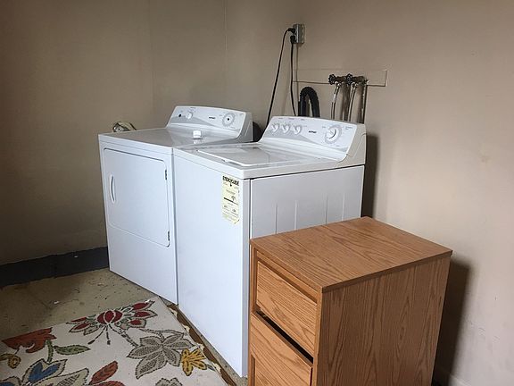 2nd image of 1541 W Porter St Floor 2