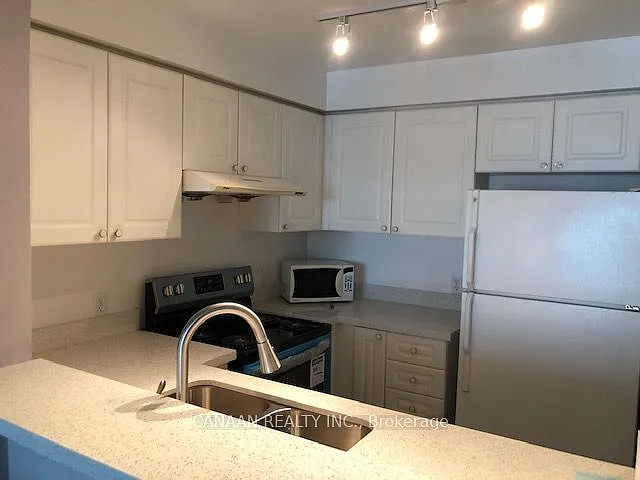 1 Lee Centre Dr #1810 — Photo 2