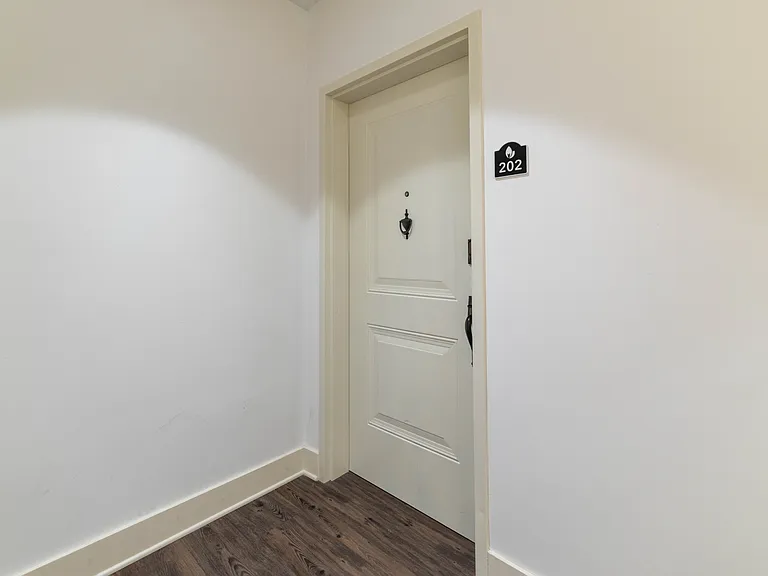 1110 Franck St — Photo 20