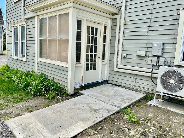 26 Clinton St #1 — Photo 2