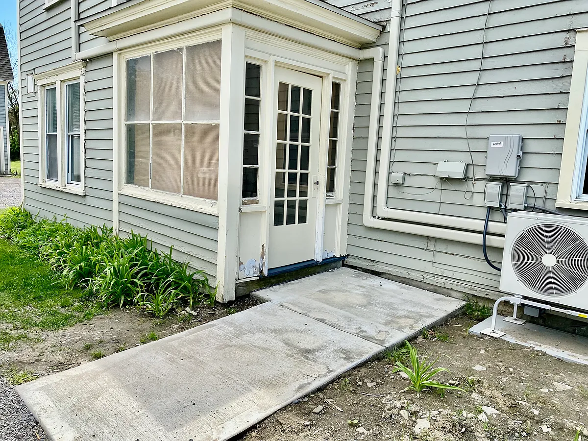 Building Photo - 26 Clinton St #1