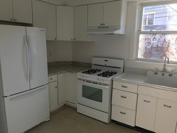 2nd image of 7623 N Rogers Ave