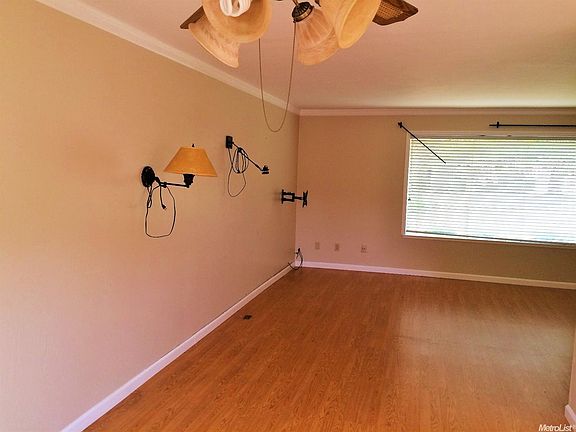 4th image of 2398 Via Camino Ave