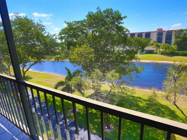 7290 Kinghurst Drive #407, Delray Beach, FL 33446