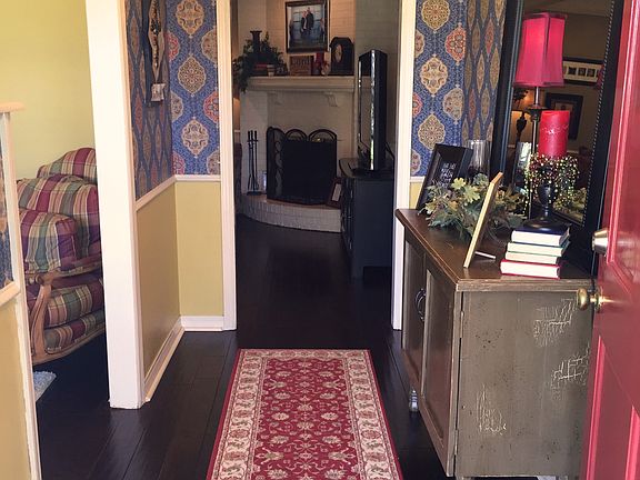 Entry looking fr. front door