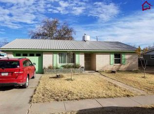 2040 Avalon Dr, Las Cruces, NM 88005