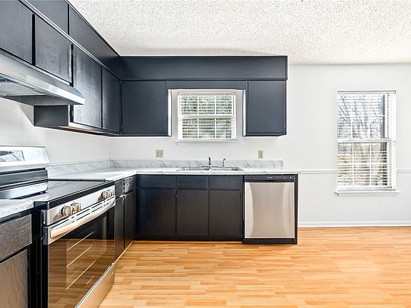 4th image of 162 E University Dr APT I201