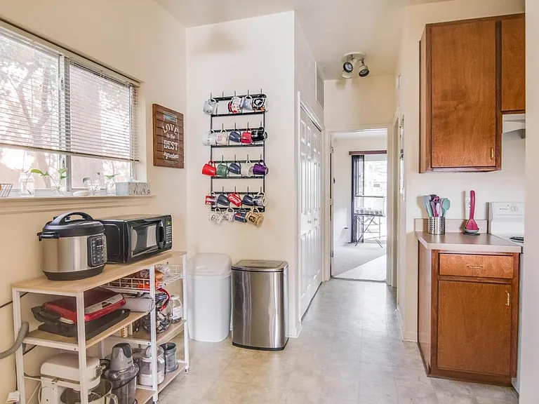 1816 Seay Ct — Photo 6