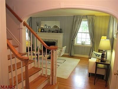 2nd image of 42 Thorncliff Ln