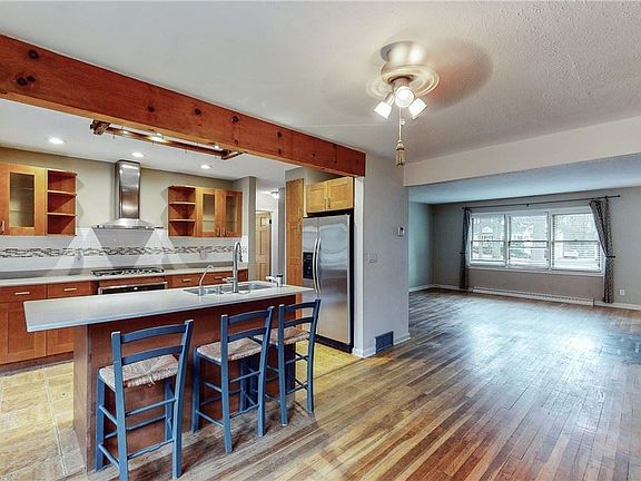 5th image of 8248 Summit Dr