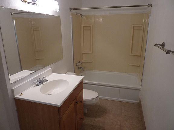 2nd image of 1431 S Normount Pl