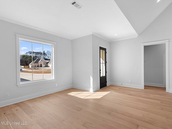 5th image of 828 Thornberry Rdg