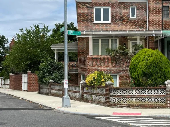 342 Bay 11th Street image 2 of 8