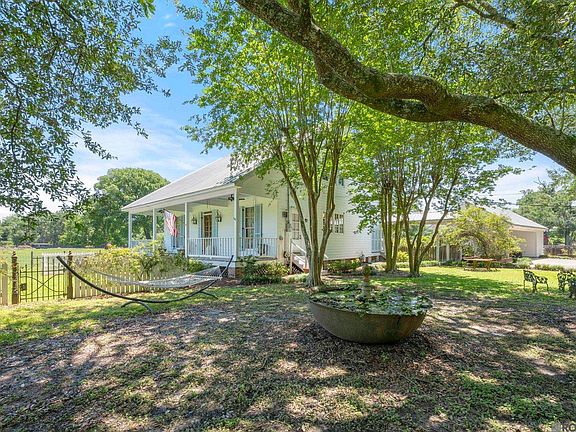 3rd image of 5474 Bayou Paul Rd
