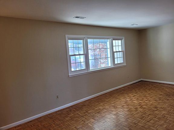 Living Room (3).