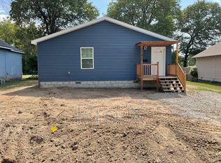 1127 W 2nd St, Pittsburg, KS 66762