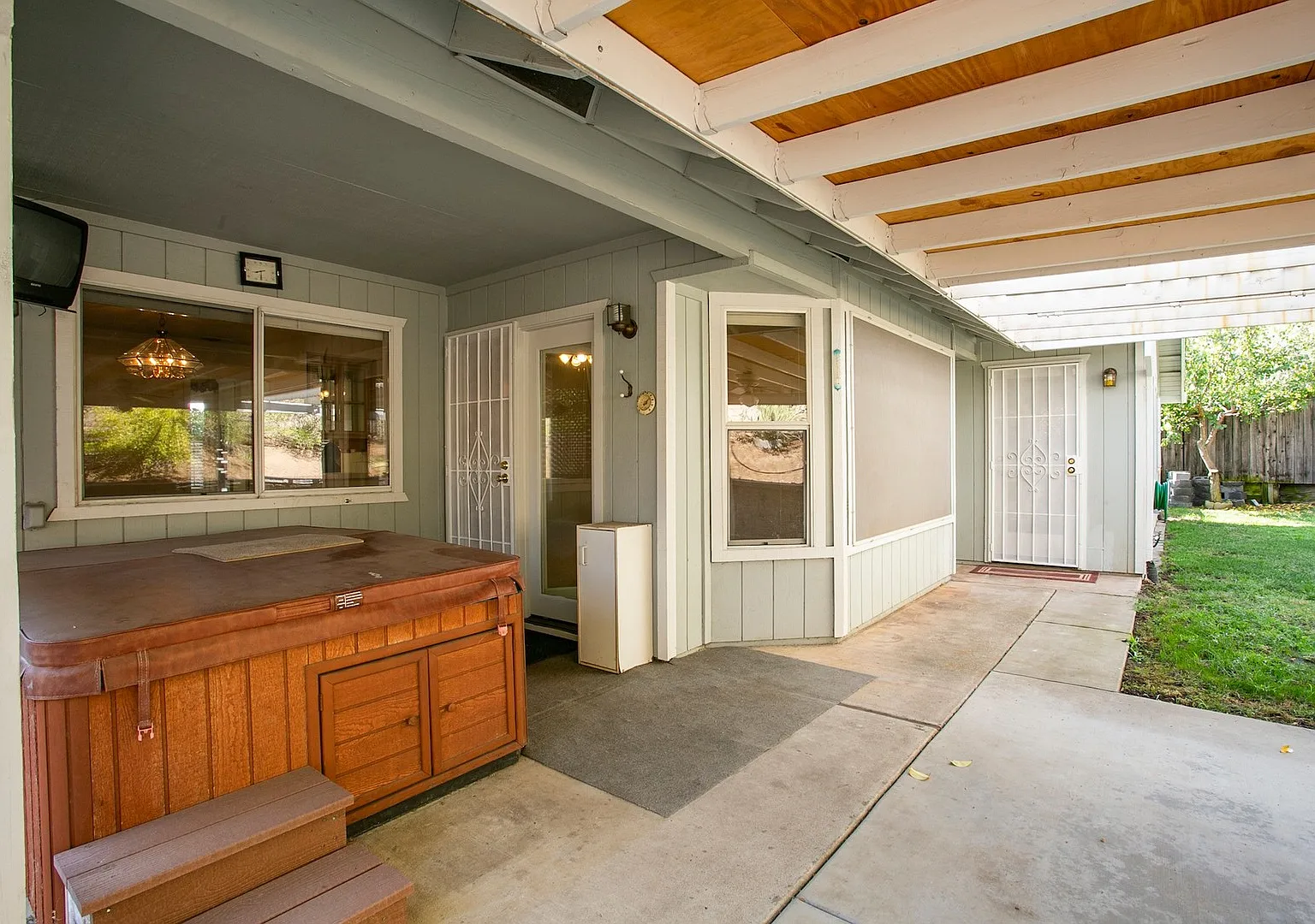 Gorgeous home with a 3 Car Garage! — Photo 4