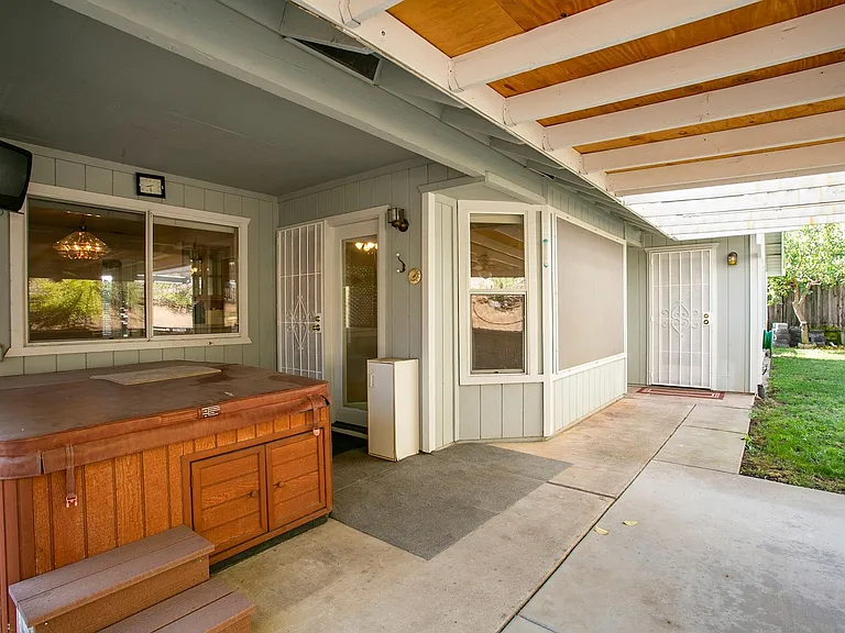 5809 Lincoln Ave — Photo 4