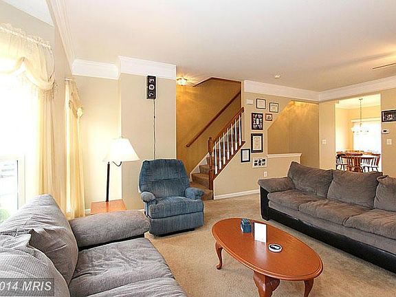 4th image of 10837 Krystal Ct