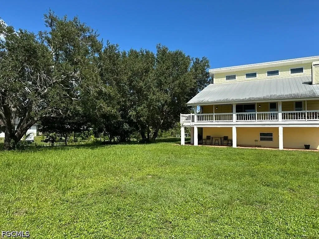 3 bed, 2.0 bath, 2520 sqft, $2,000 — Photo 3