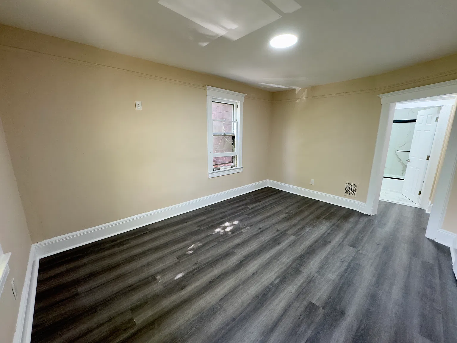 3 bed, $2,500 — Photo 3