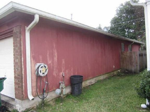 3rd image of 2617 Highland Dr W