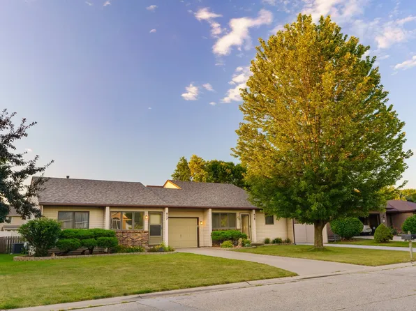 617 Onyx St, Ames, IA 50010