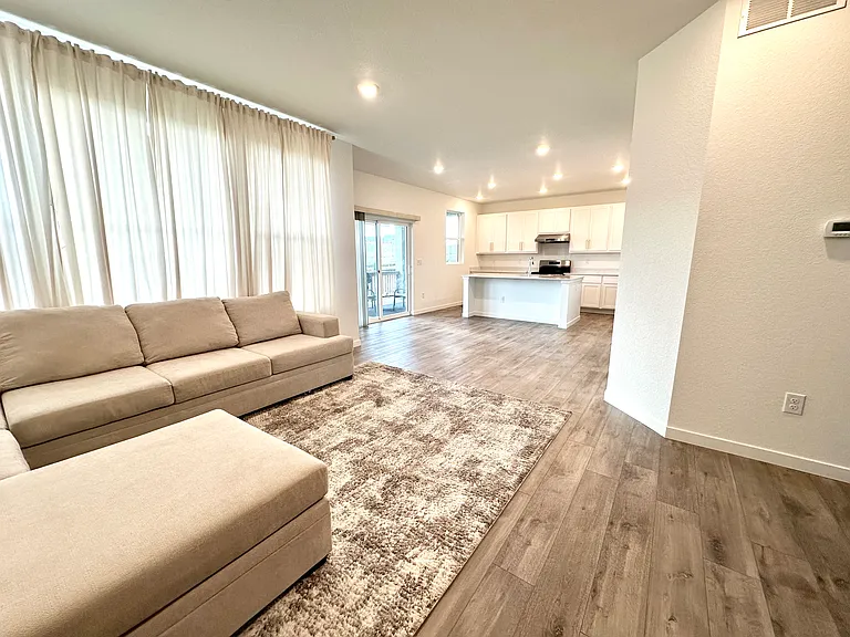 2472 Crescent Cir — Photo 14